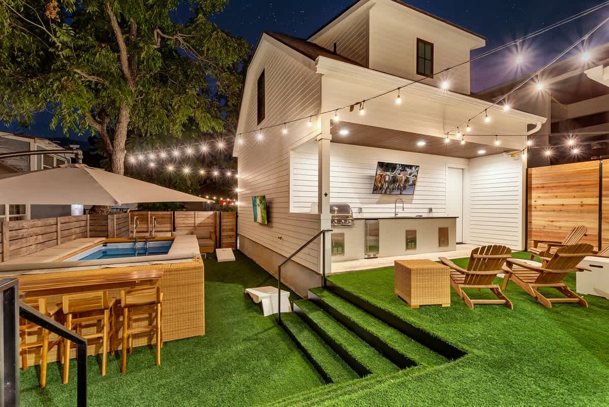 Home in Austin property photo 2