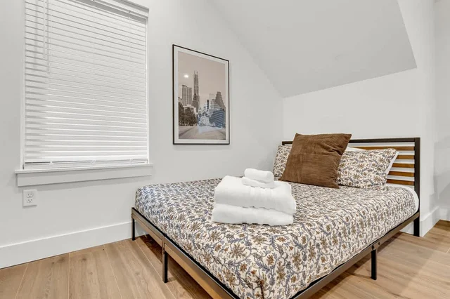 Bedroom image 1