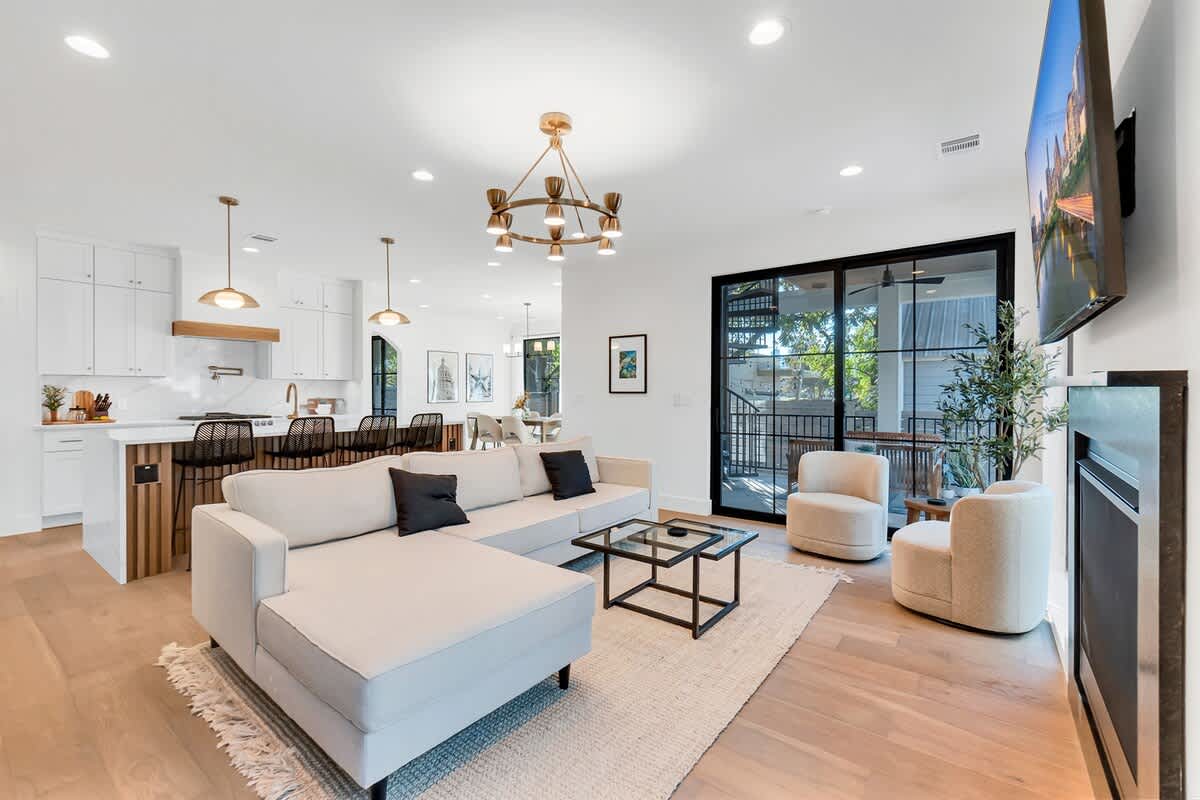 Home in Austin property photo 3