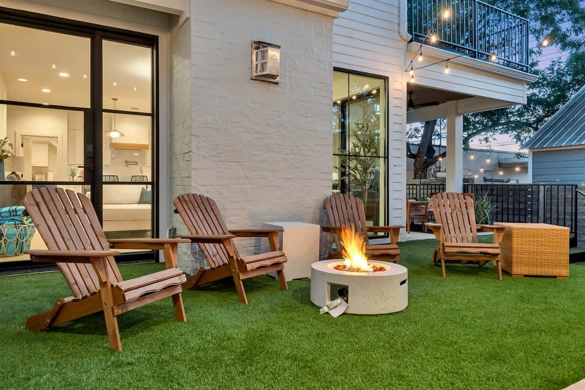Home in Austin property photo 2