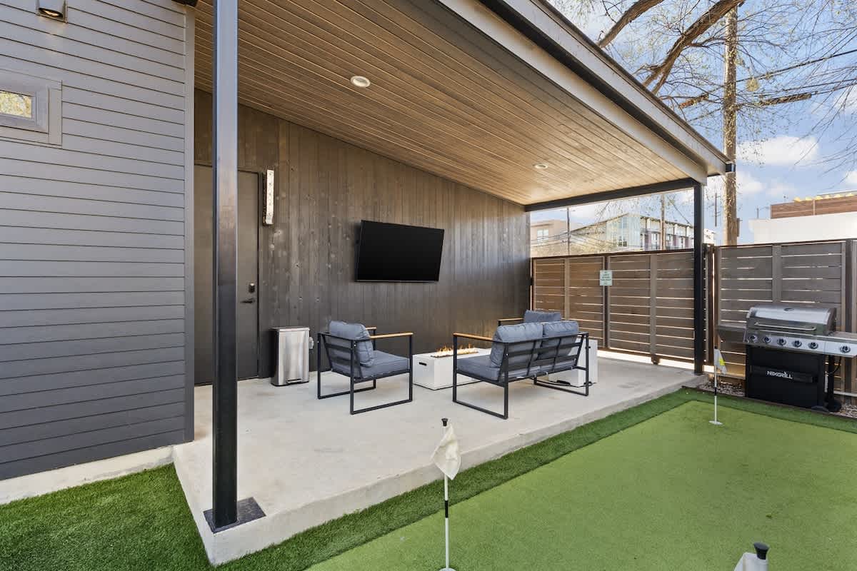 Home in Austin property photo 3