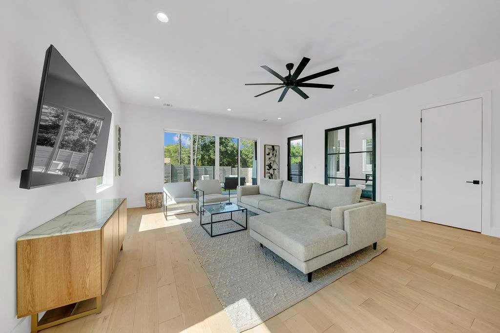 Home in Austin property photo 3