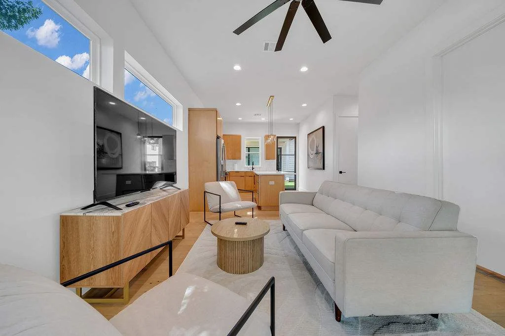 Home in Austin property photo 3
