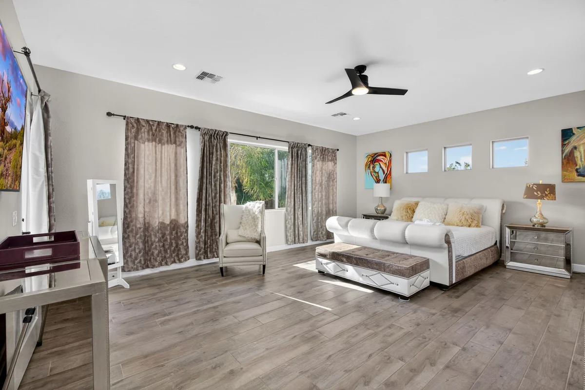 Bedroom image 1