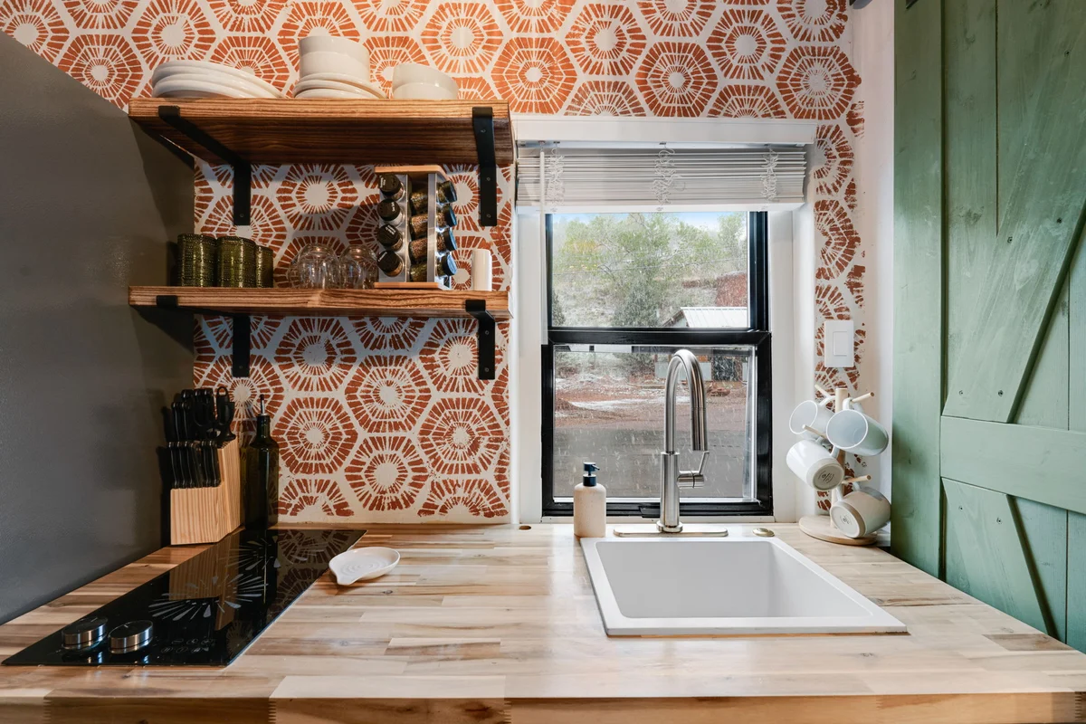 Homey Studio in Manitou Springs, Walk Downtown property photo 4