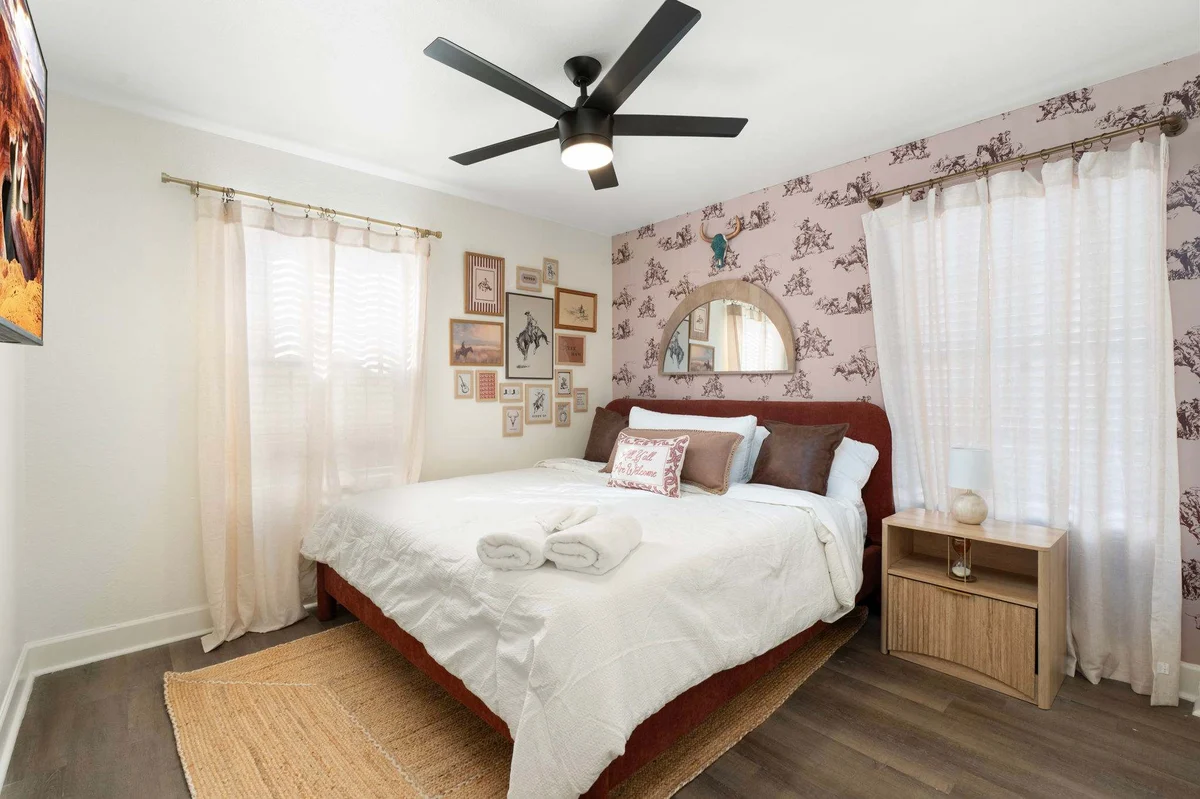 Bedroom image 1