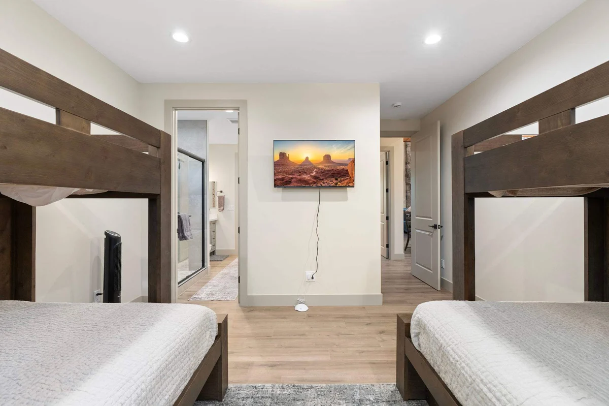 Bedroom image 1