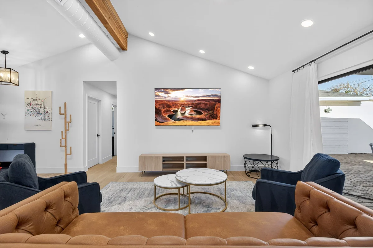 Home in Phoenix property photo 3