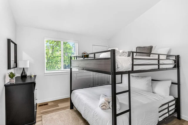 Bedroom image 1