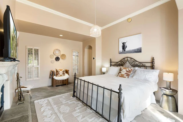 Bedroom image 1
