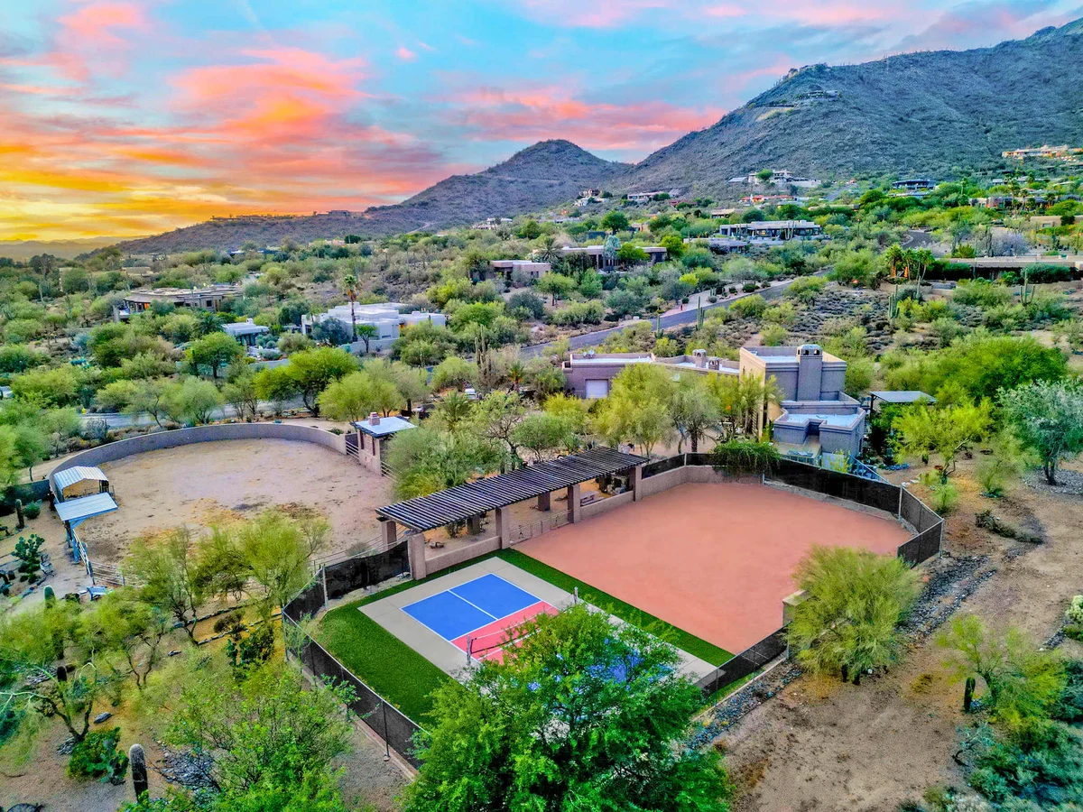 Home in Cave Creek property photo 3
