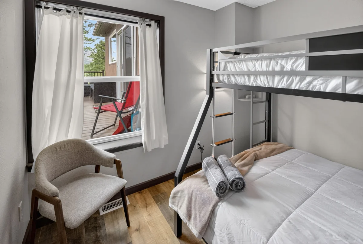 Bedroom image 1