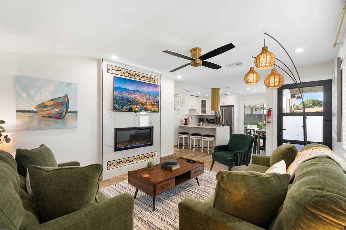 Home in Scottsdale property photo 2