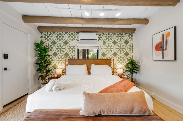 Bedroom image 1