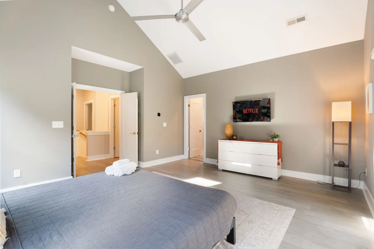 Bedroom image 1