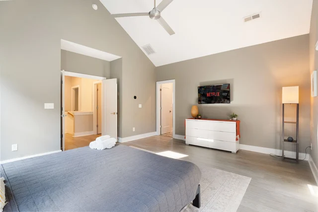 Bedroom image 1