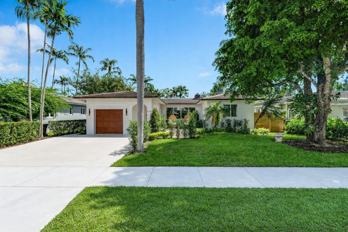 Home in Fort Lauderdale property photo 3