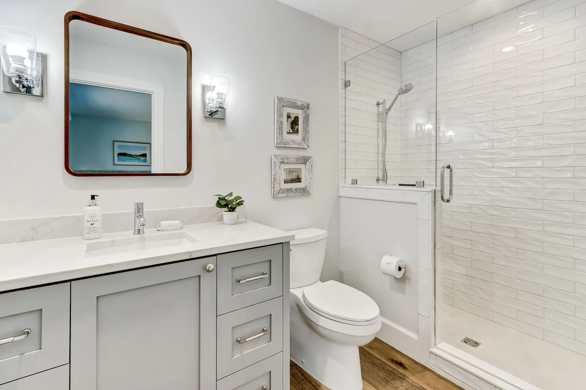 Bathroom 2 image 1