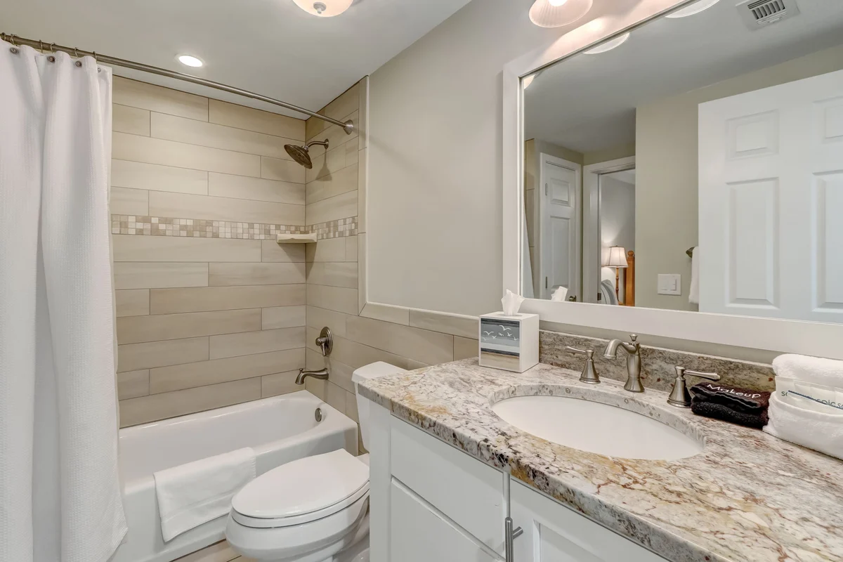 Bathroom 1 image 1