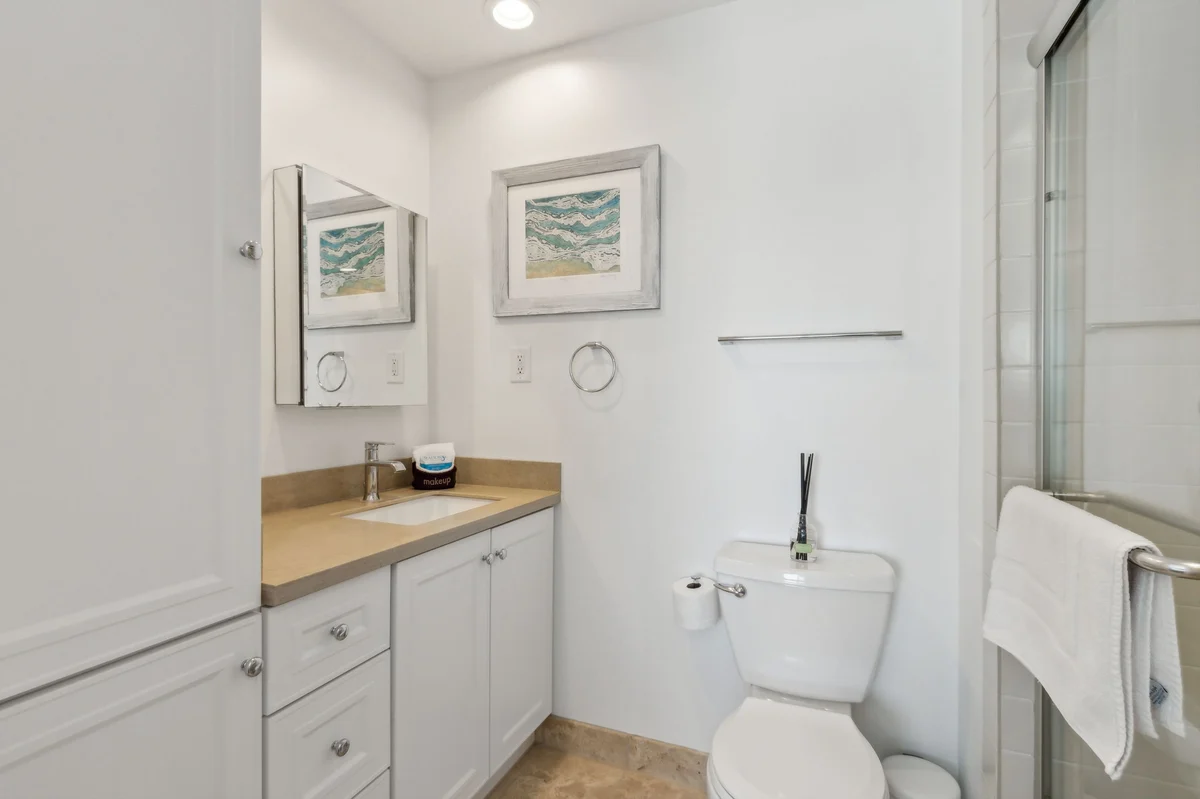 Bathroom 2 image 1