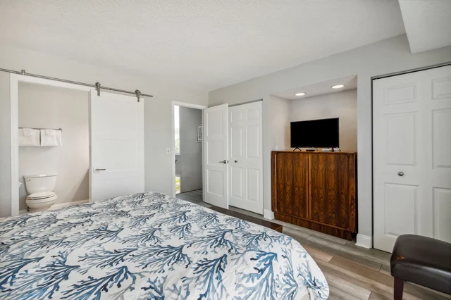 Bedroom 1 image 1