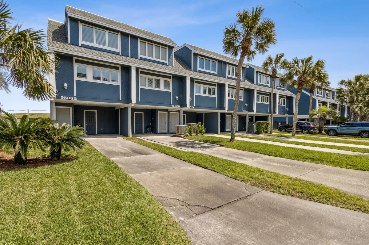 Home in Fernadina Beach property photo 3