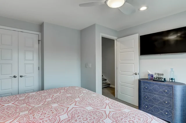 Bedroom 1 image 1