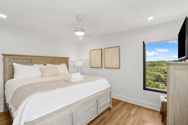 Bedroom 1 image 1