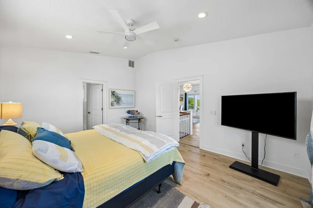 Bedroom 1 image 1