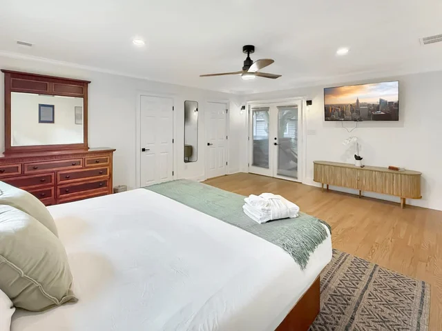 Bedroom 2 image 1