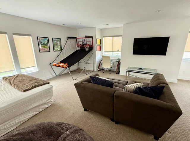 Bedroom 1 image 1