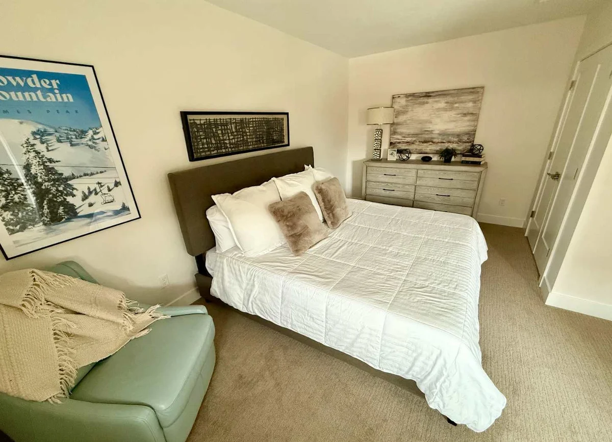 Bedroom 4 image 1