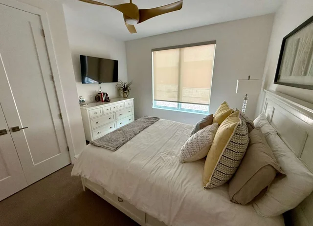 Bedroom 2 image 1