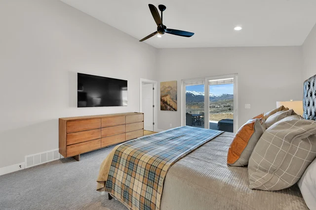 Bedroom 1 image 1