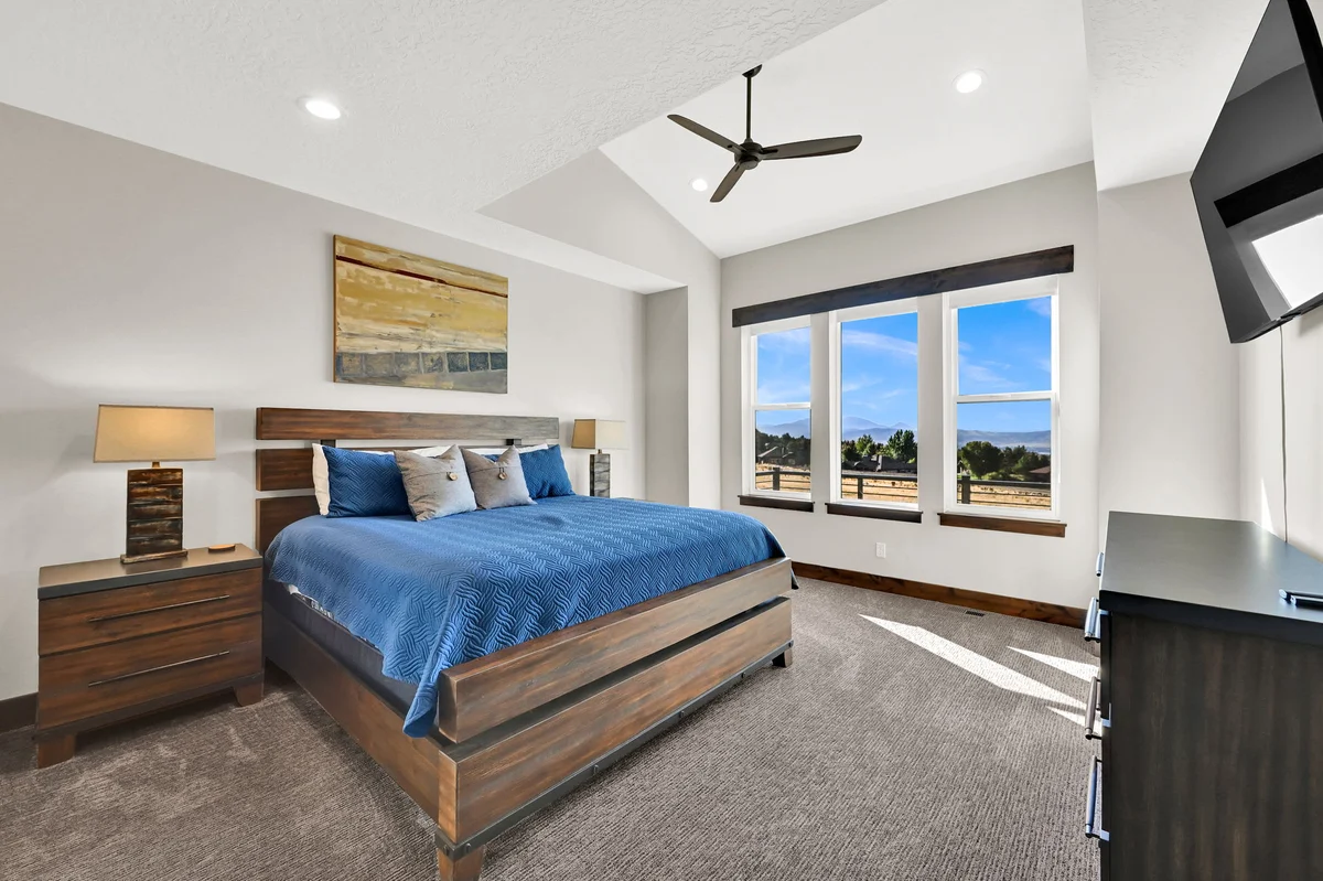 Bedroom 1 image 1