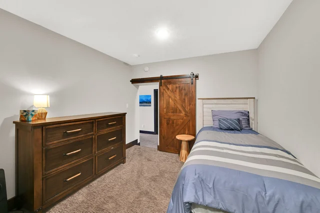 Bedroom 3 image 1