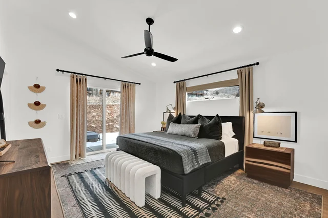 Bedroom 1 image 1
