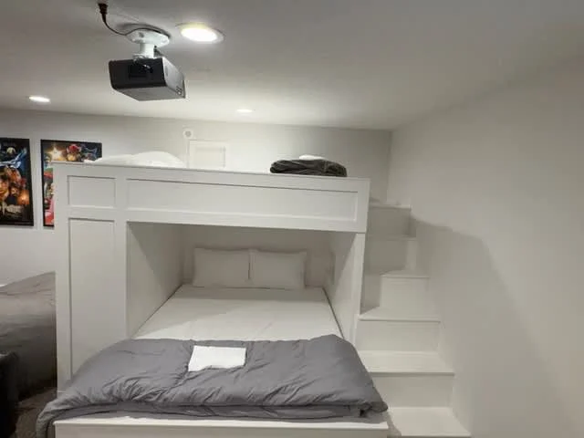 Bedroom 2 image 1