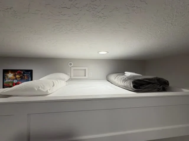Bedroom 3 image 1