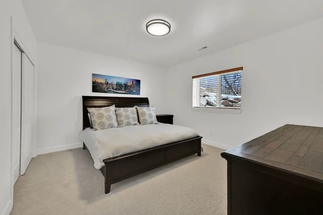 Bedroom 1 image 1
