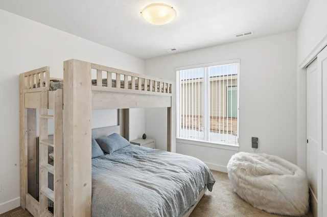 Bedroom 1 image 1