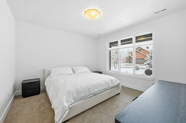 Bedroom 3 image 1