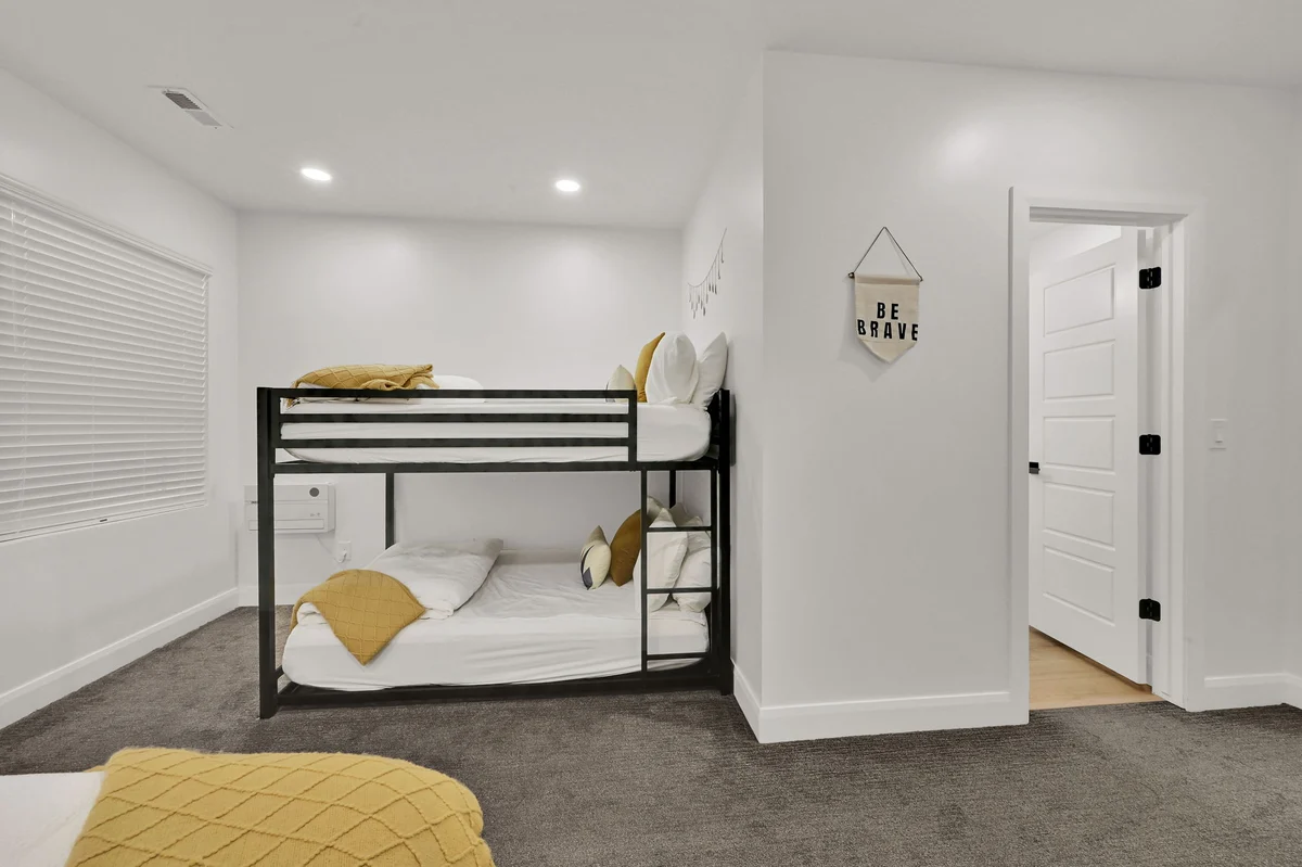 Bedroom 3 image 1