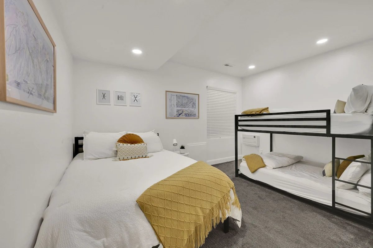 Bedroom 1 image 1