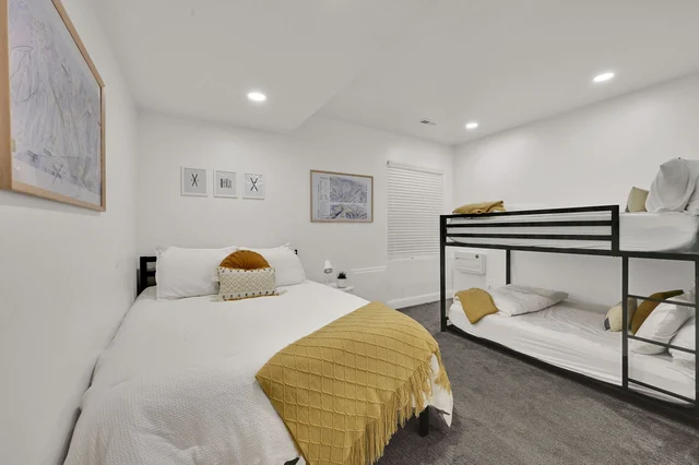 Bedroom 1 image 1