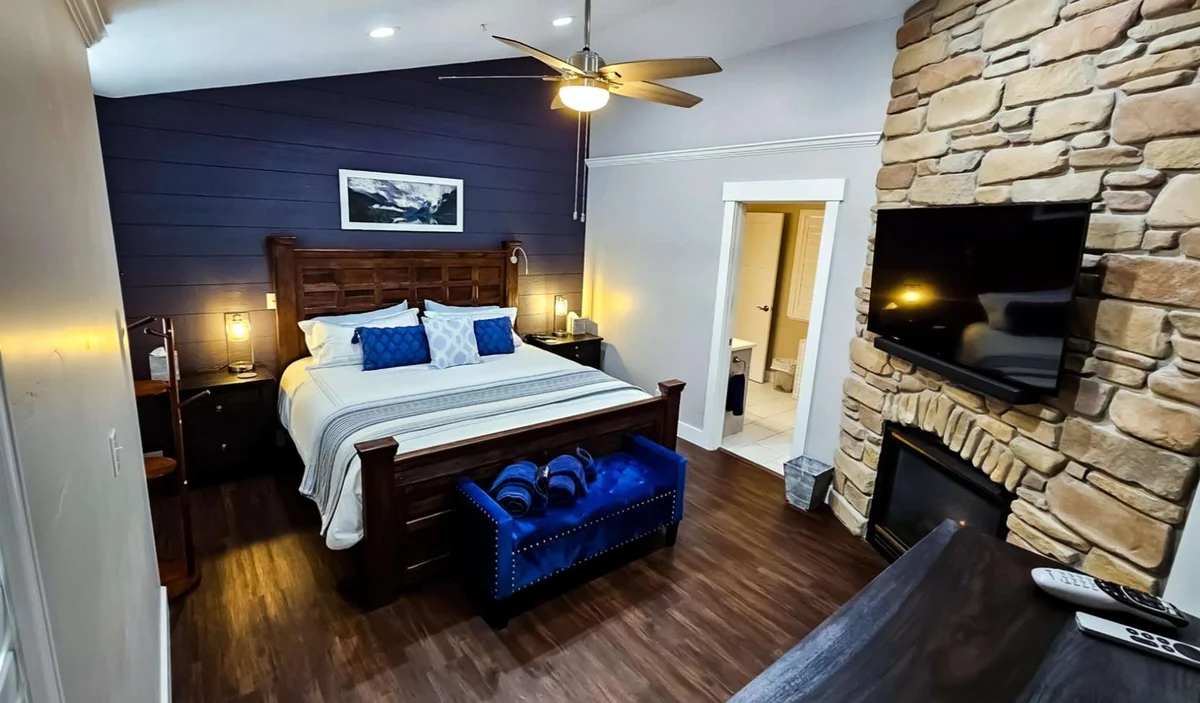 Bedroom 1 image 1