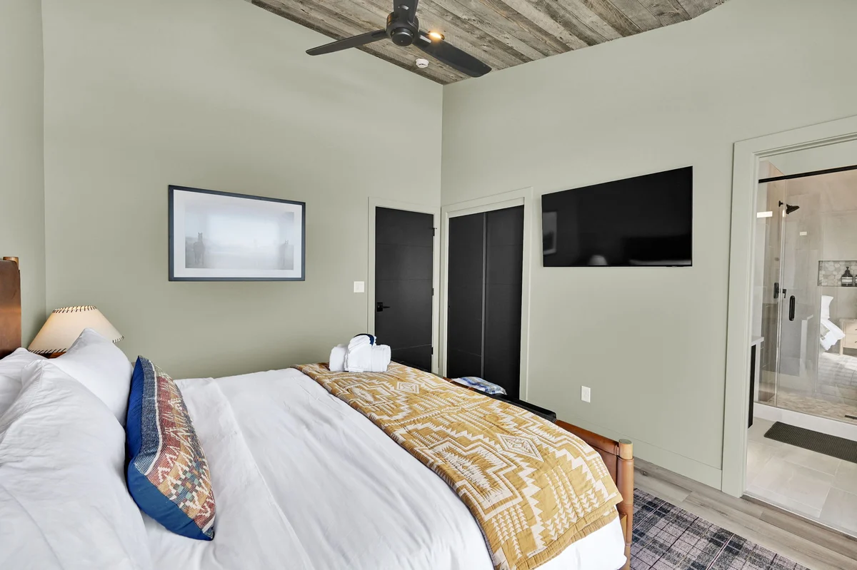 Bedroom 3 image 1