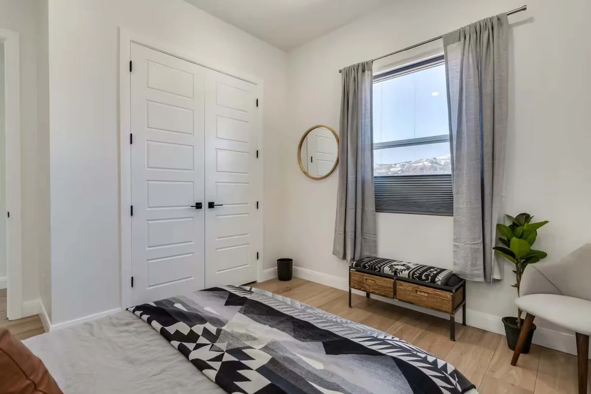 Bedroom 1 image 1