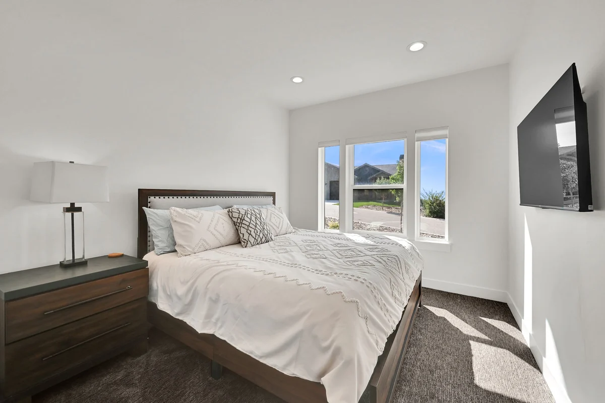 Bedroom 1 image 1