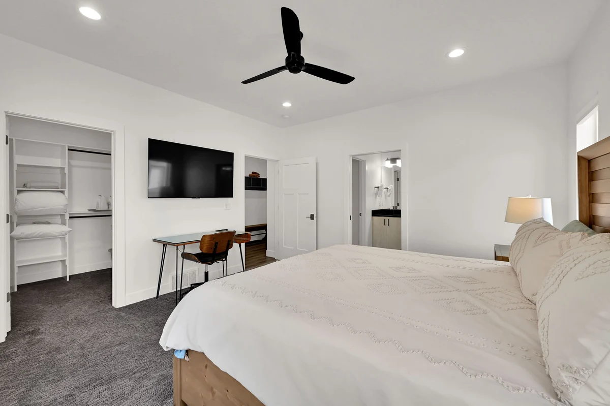 Bedroom 3 image 1